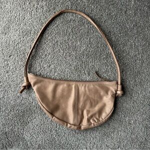 Elegant Tan Shoulder Bag